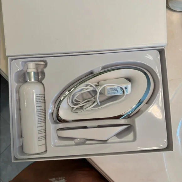 Cellulite Reducing Device - White